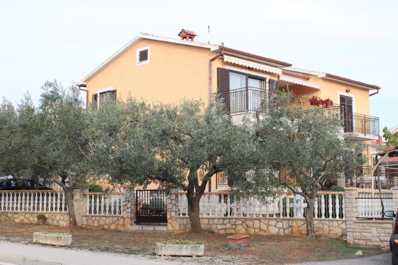 Lily'S Lovely Apartments Fazana