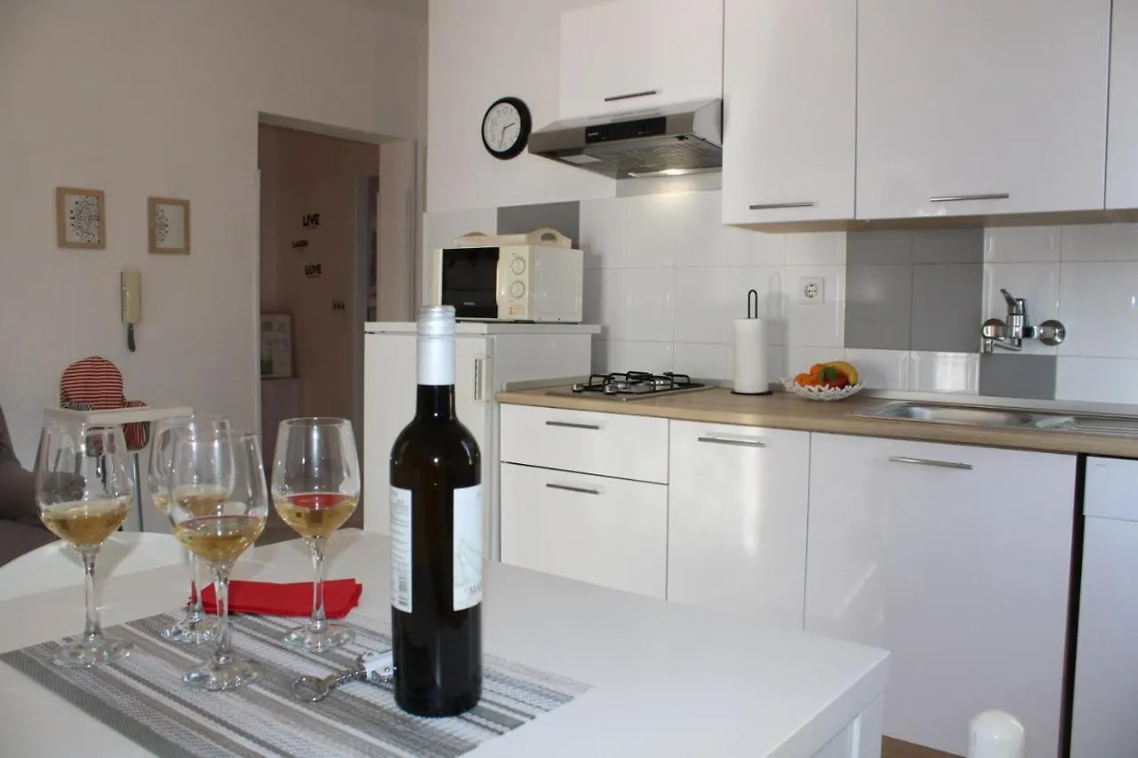 Lily'S Lovely Apartments Fazana 0*,  Croatia