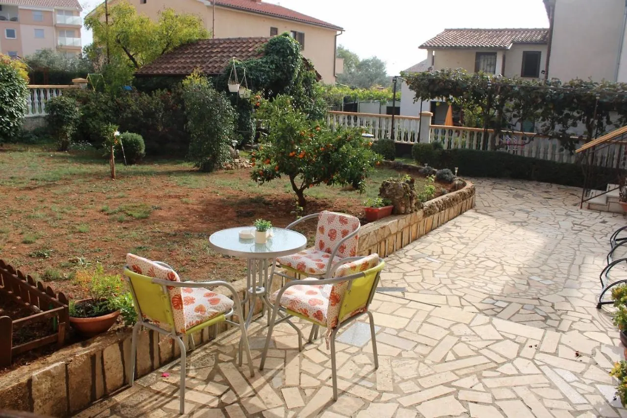 Lily'S Lovely Apartments Fazana