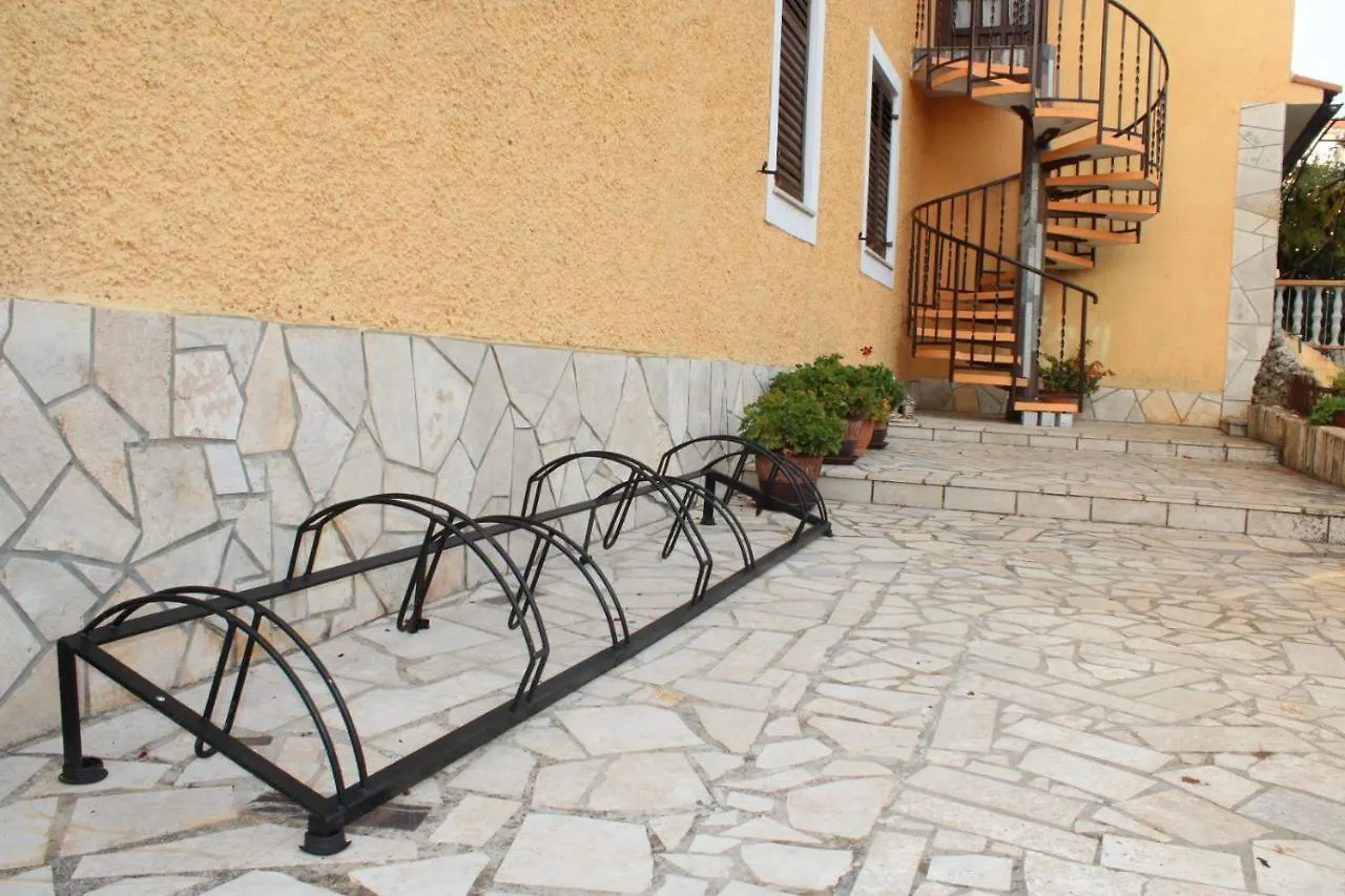 Lily'S Lovely Apartments Fazana Croatia