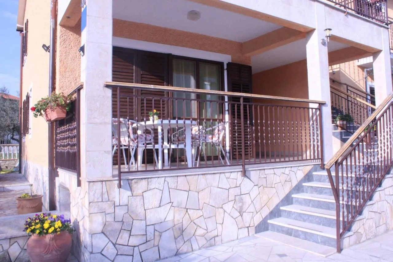 Lily'S Lovely Apartments Fazana 0*,