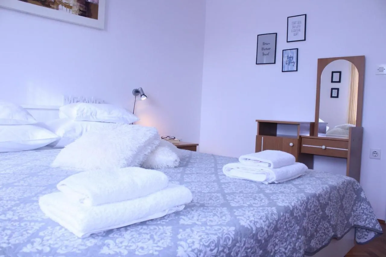 Lily'S Lovely Apartments Fazana Croatia