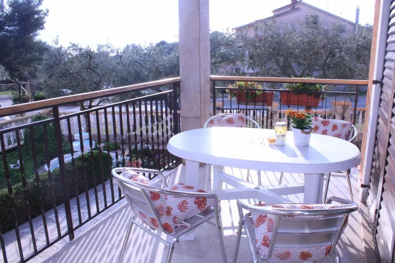 Lily'S Lovely Apartments Fazana