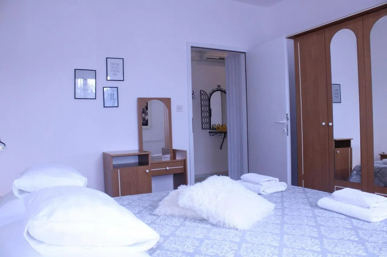 Lily'S Lovely Apartments Fažana