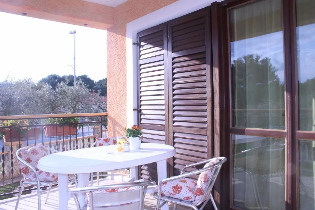 Lily'S Lovely Apartments Fazana