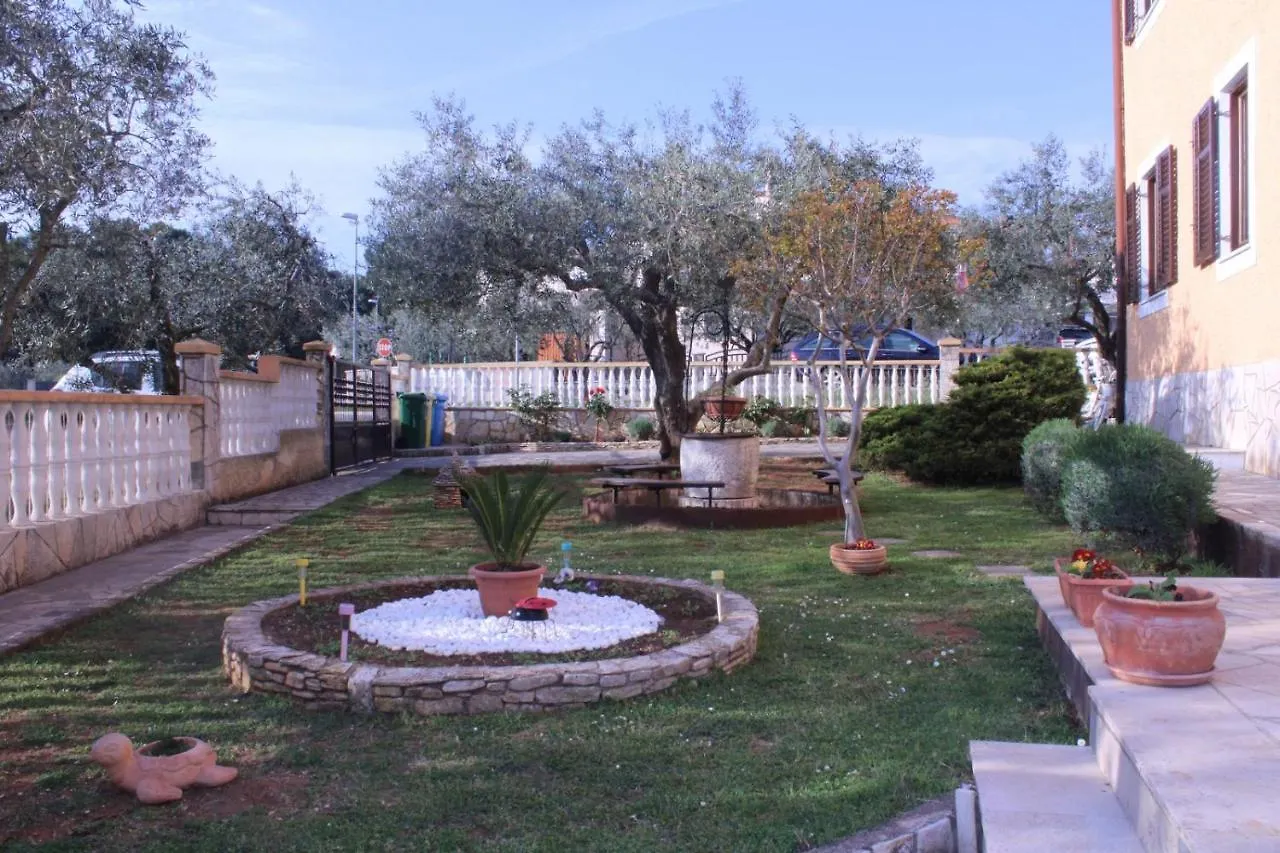 Lily'S Lovely Apartments Fazana Croatia