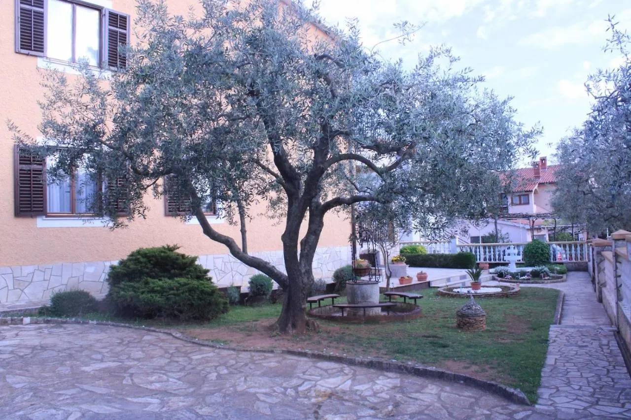 Lily'S Lovely Apartments Fazana 0*,  Croatia