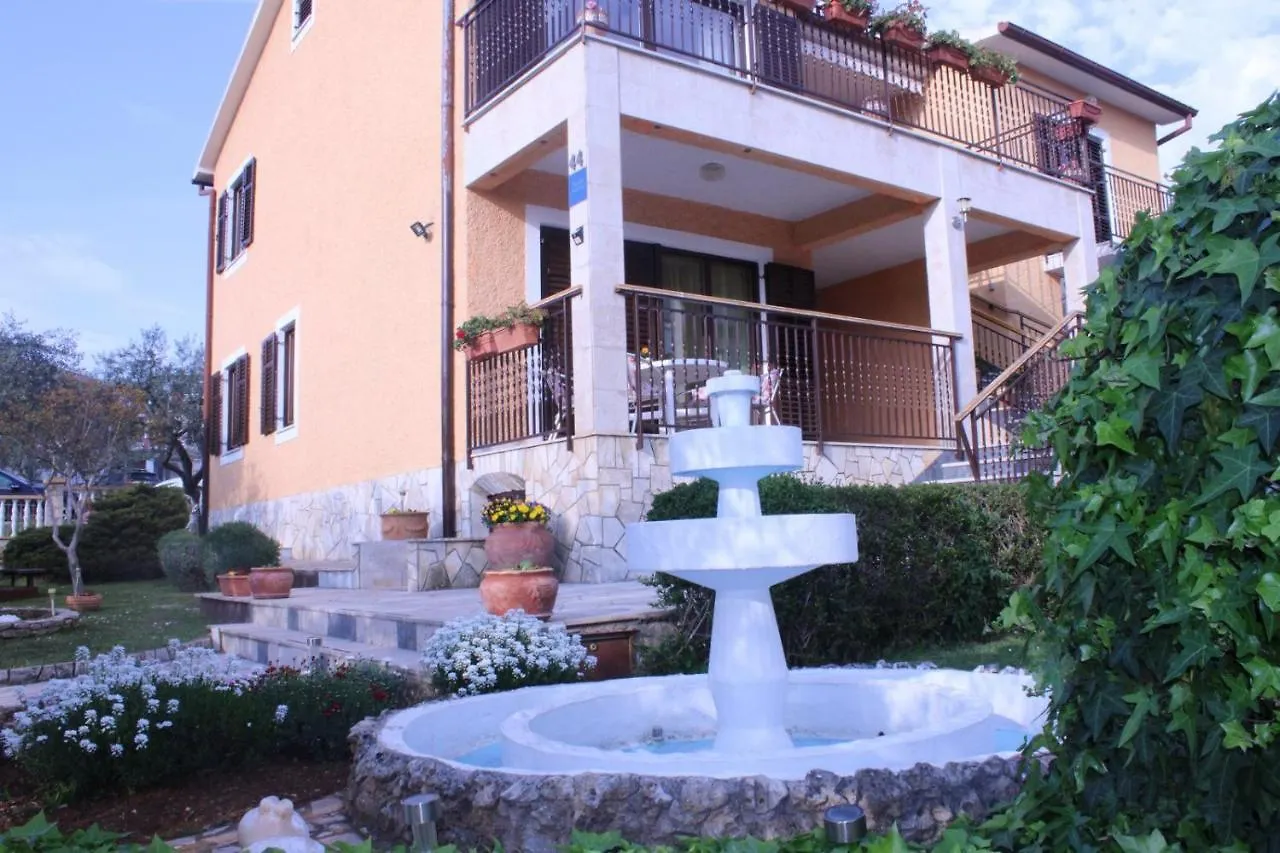 Lily'S Lovely Apartments Fazana 0*,  Croatia